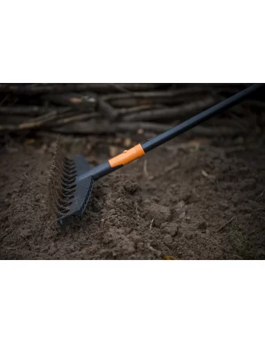 Solid Universalus sodo grėblys su kotu (1003466), Fiskars