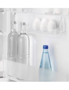 Įmontuojamas 82cm. aukščio šaldytuvas su šaldymo kamera Electrolux LFB3AF82R
