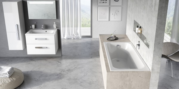 Akrilinė stačiakampė vonia „Chrome Slim“ iš RAVAK
